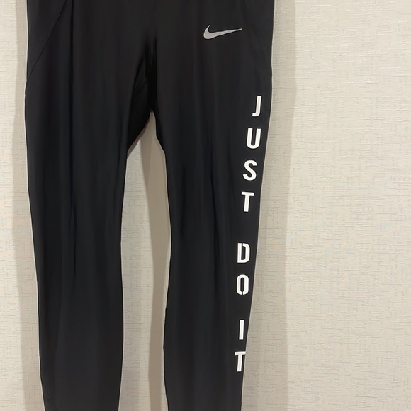 ✨Nike Tights✨✔️✨✔️✨ - Picture 3 of 7